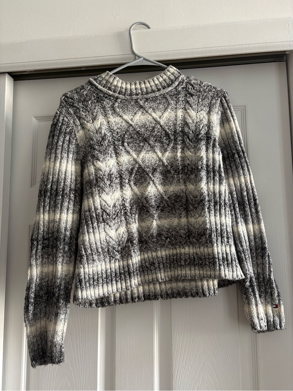 Tommy Hilfiger Grey & Cream Cable-Knit Crewneck Sweater
